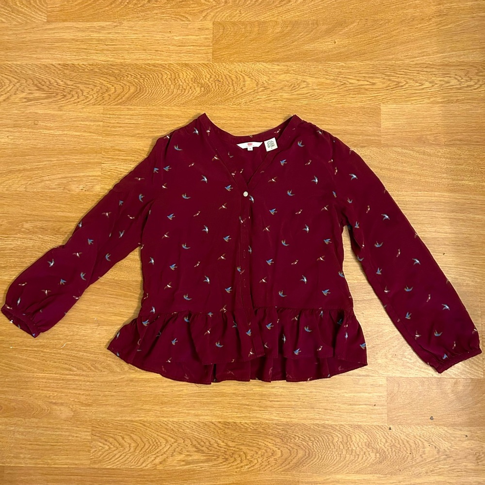 Maroon patterned Levi’s blouse, size M